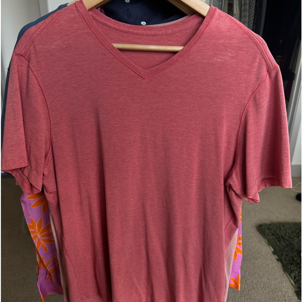 Lululemon T shirt